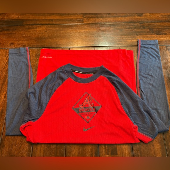 Nike Men's Dri-Fit Atlanta Braves Long Sleeve Tee Size M - Picture 2 of 6